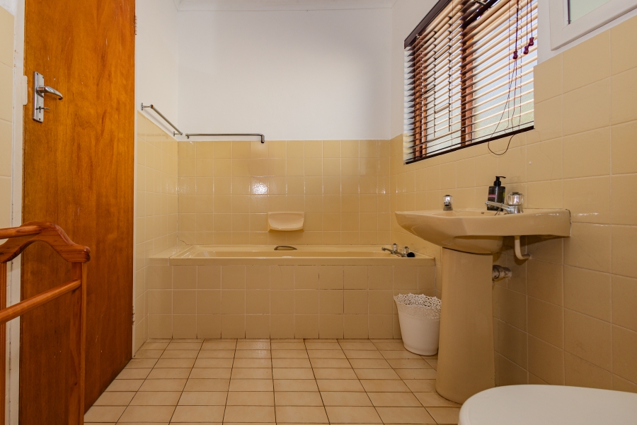 4 Bedroom Property for Sale in Panorama Western Cape